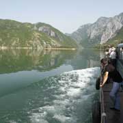 Ferry on Liqeni i Komanit