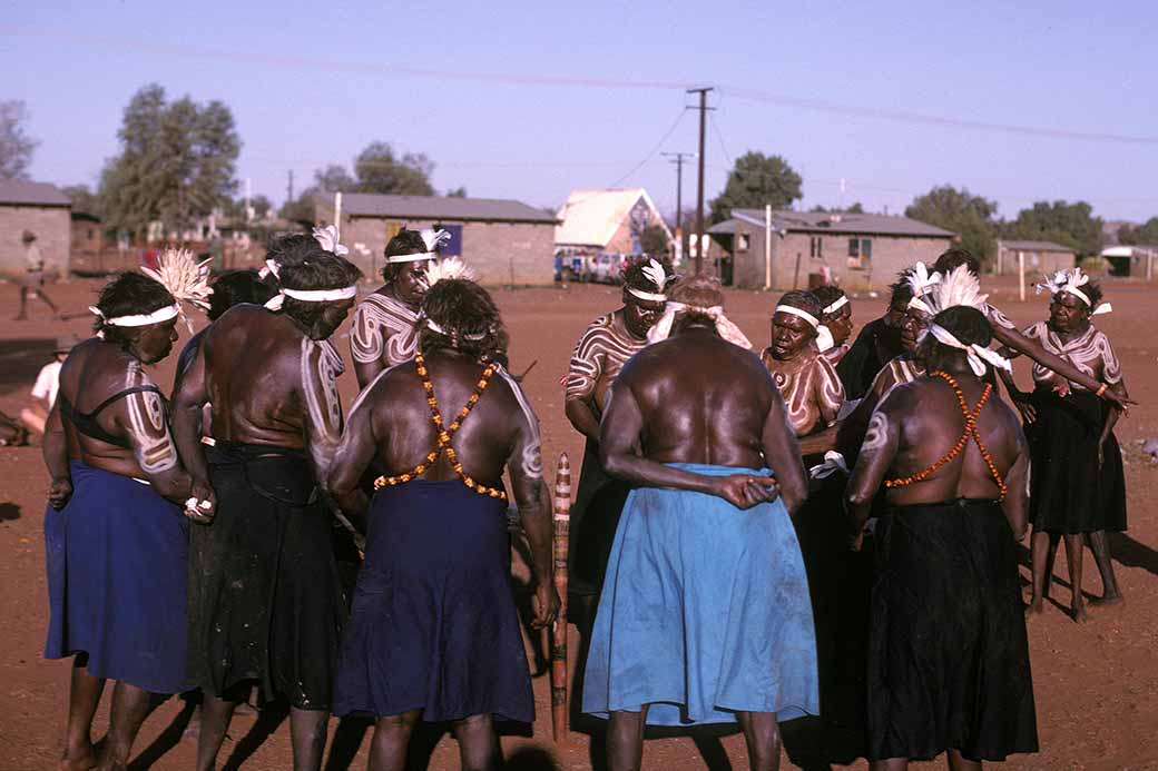 Warlpiri Women Dance Aboriginal Dancing Northern Territory Australia Ozoutback