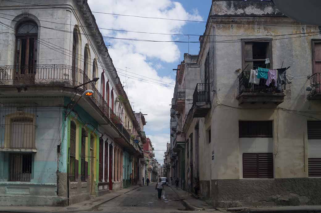 Narrow street, Habana Vieja
