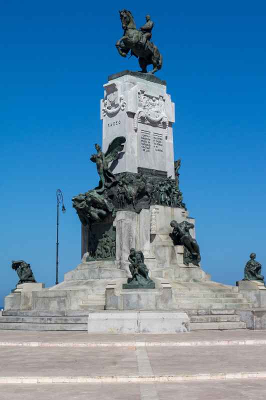 Antonio Maceo monument, Havana