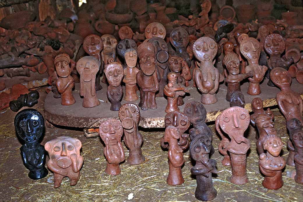 Falasha clay statues