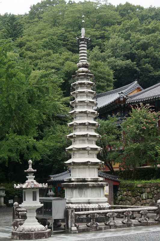 Nine-story stone pagoda