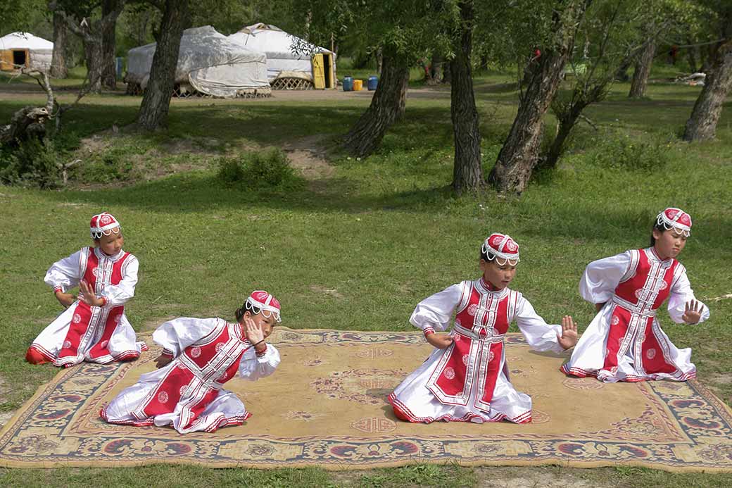 Mongolian dance
