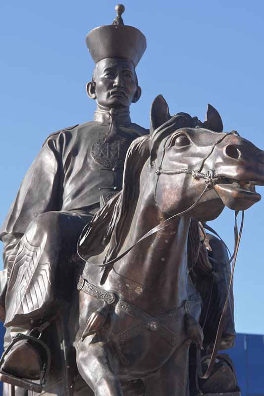Statue of Sükhbaatar
