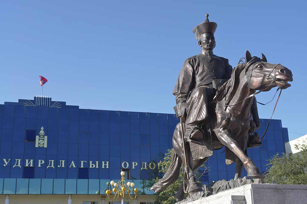 Statue of Sükhbaatar