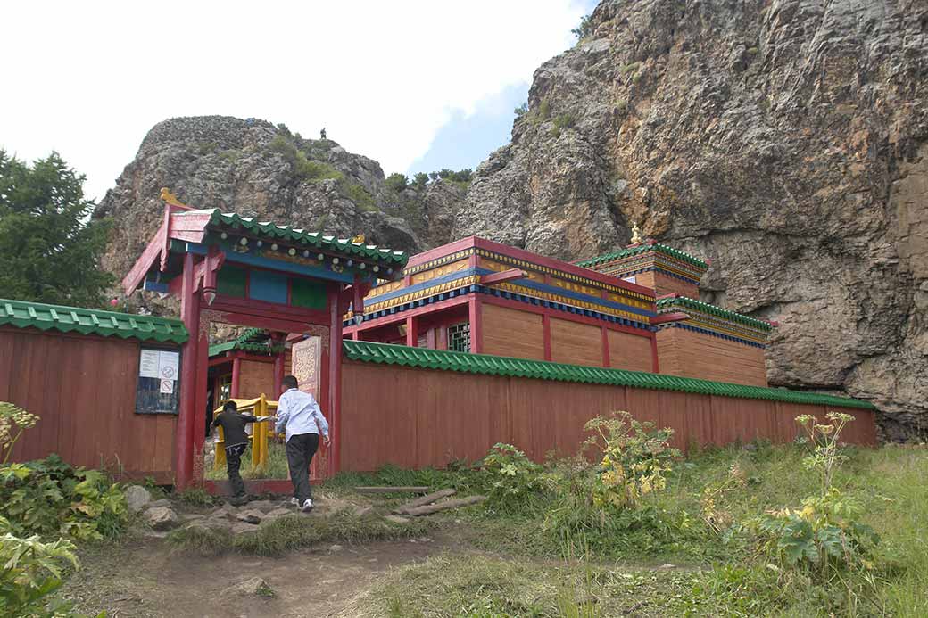 Tövkhön Khiid Monastery