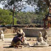 Making Buddha statues