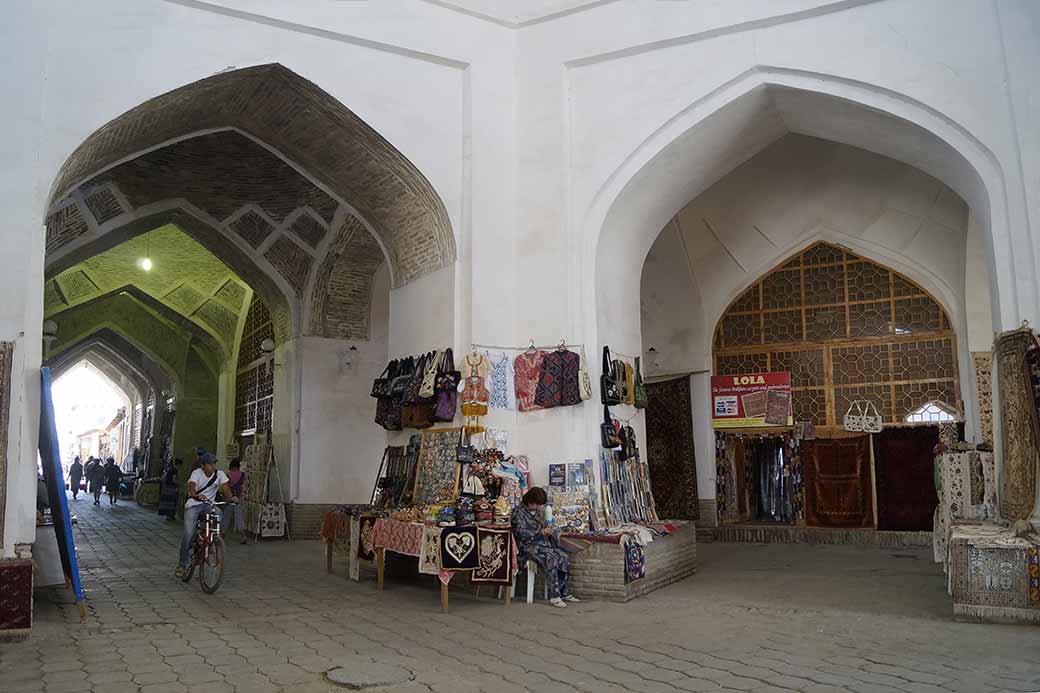 Hakikat bazaar