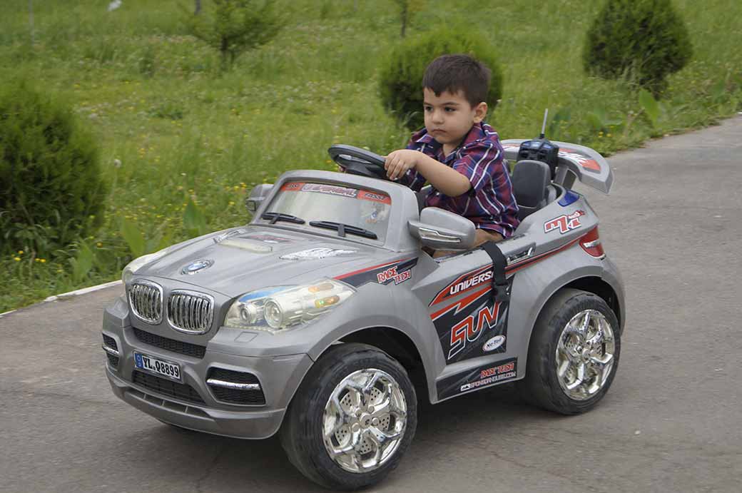 Driving a BMW, Alisher Navoi Park