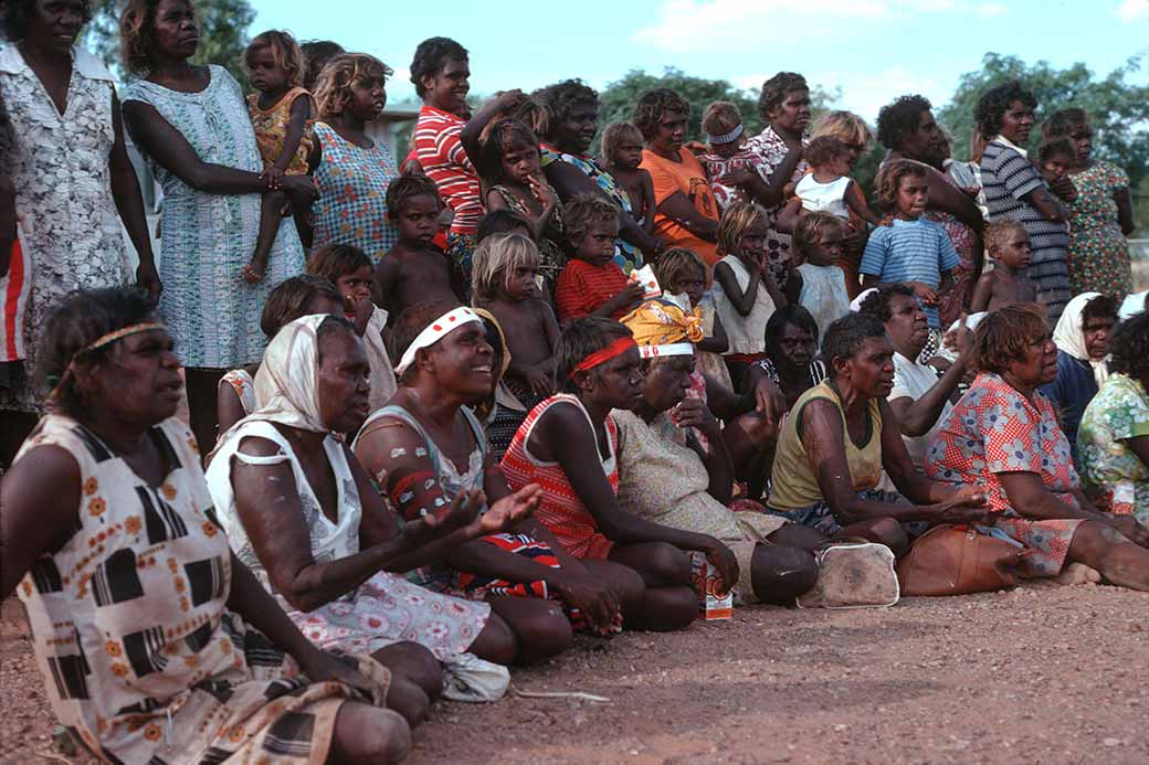 Women Singing Aboriginal Dancing Northern Territory Australia Ozoutback