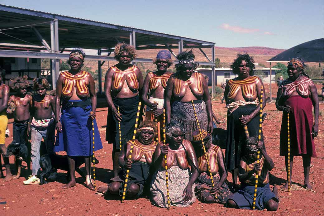 Pintubi Women Aboriginal Dancing Northern Territory Australia Ozoutback