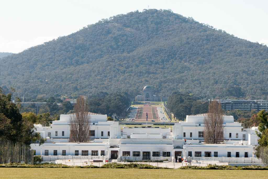 Old Parliament House to Mount Ainslie