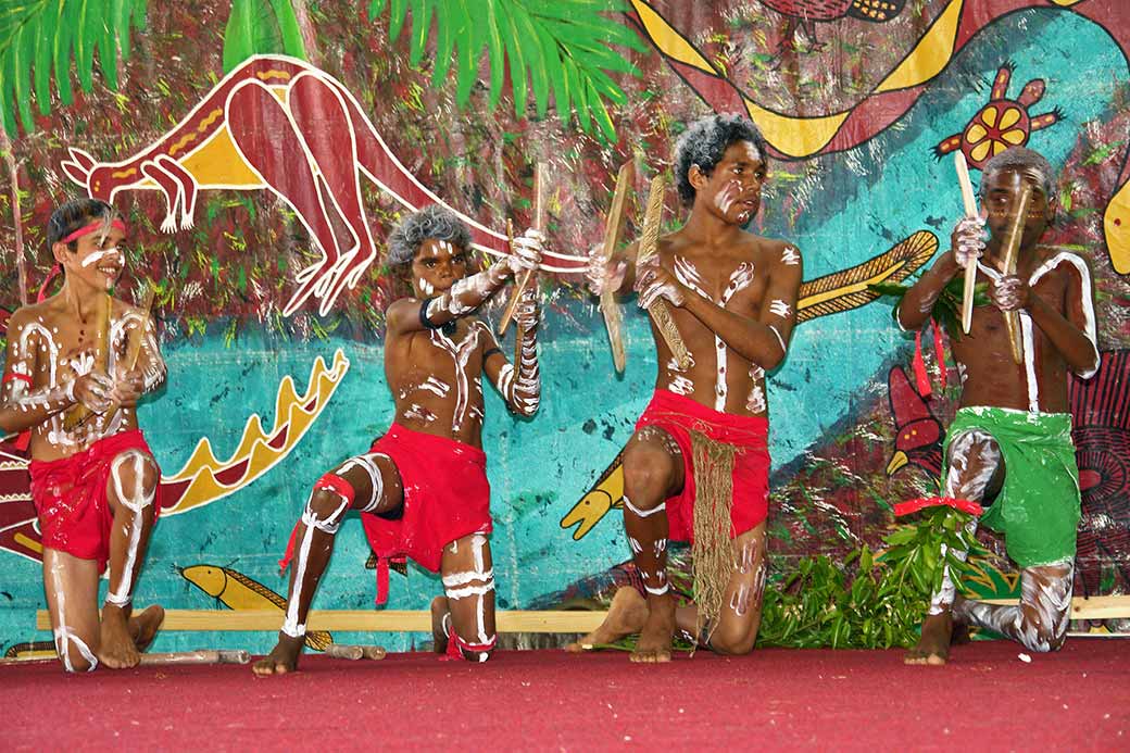 Playing boomerangs | Aboriginal dancing | School Children | Australia ...
