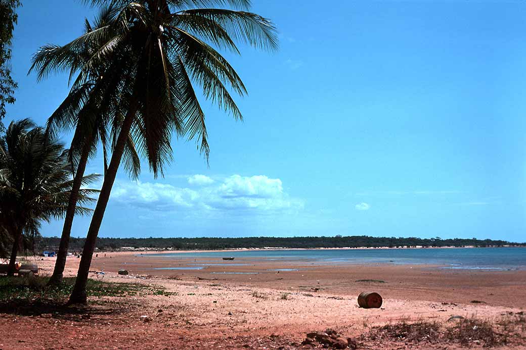 Beach, Umbakumba