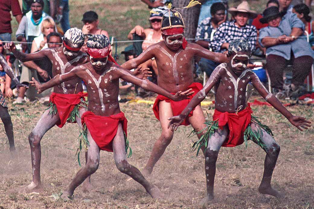 Traditional Australian Aboriginal Dance Aboriginal Pe