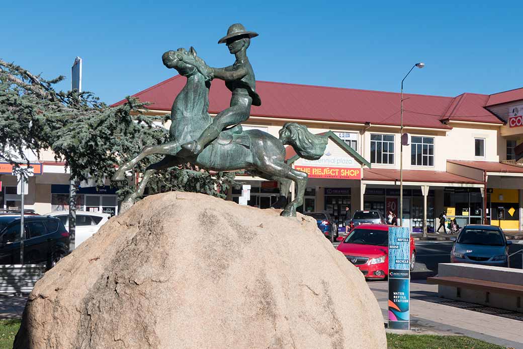 Statue “The Man from Snowy River”