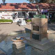 “Dog on the Tuckerbox” monument