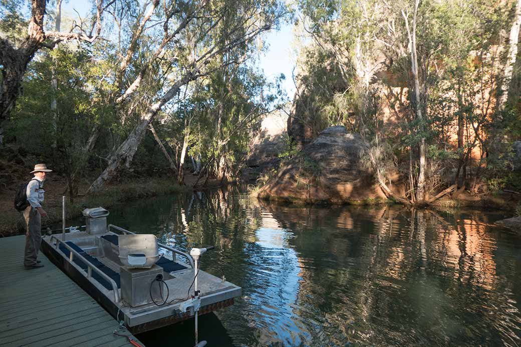 Guide and boat, Cobbold Gorge