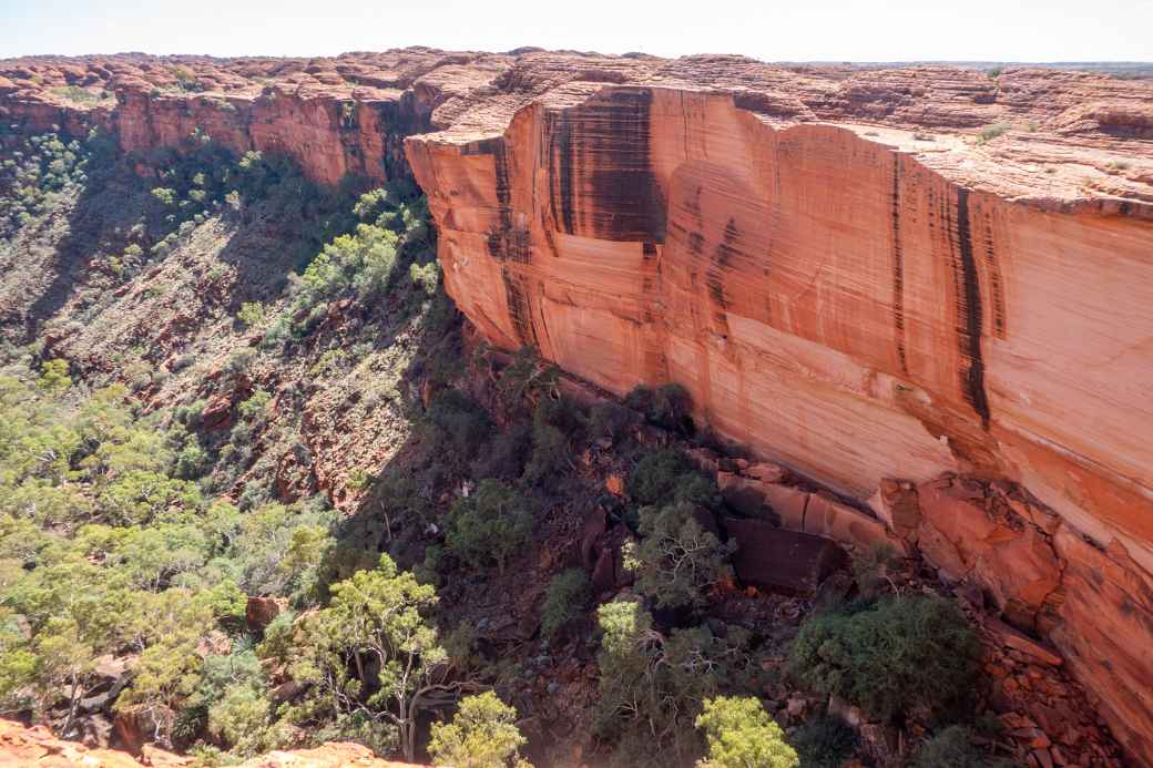 Vertical rock face, Kings Canyon