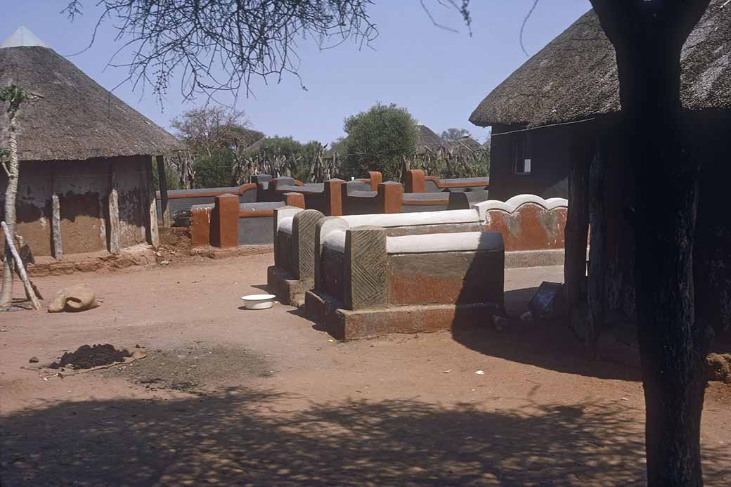 Neat houses and walls in Mahalapye