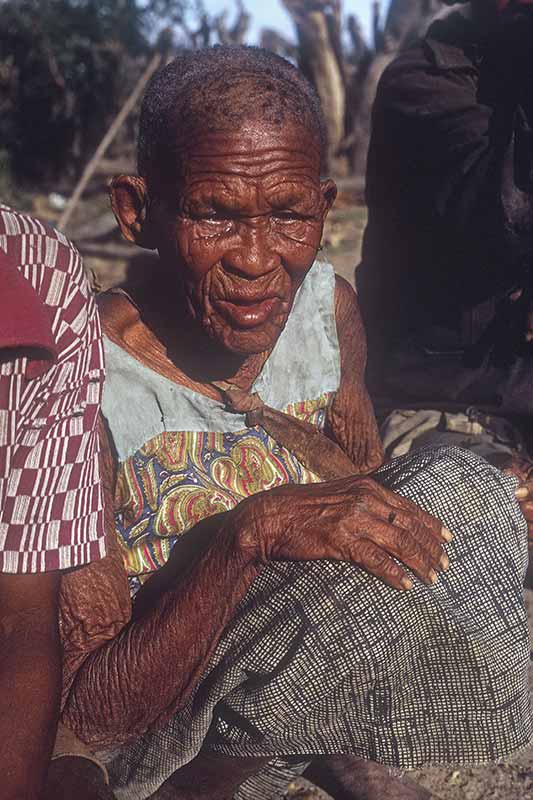 Elderly Mosarwa Woman Matipatsela The People Of Botswana Botswana