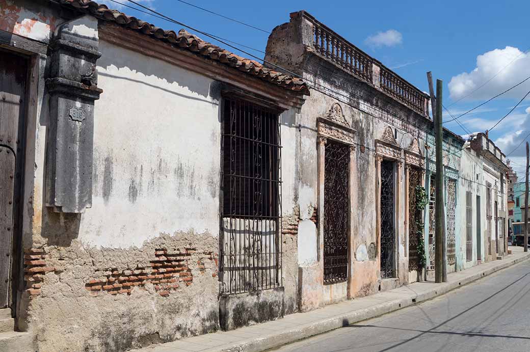 Delapidated façade, Camagüey