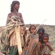 Afar mother and daughters