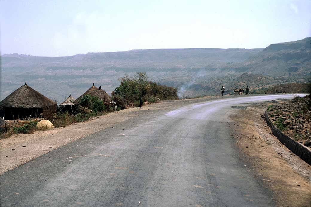 Road to Bahir Dar