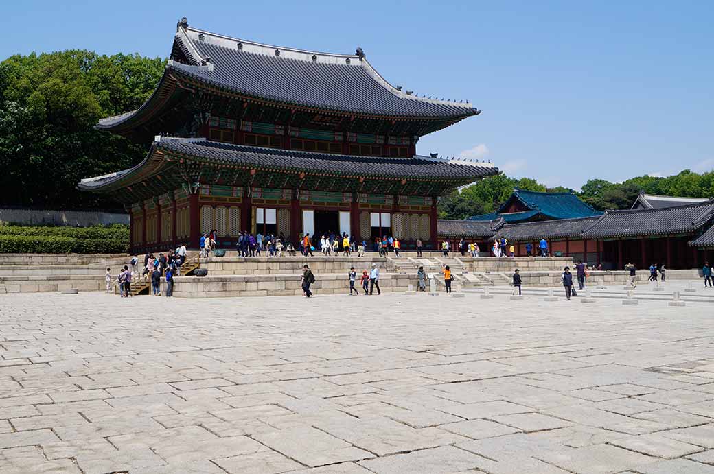 Injeongjeon and courtyard
