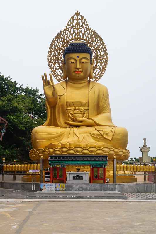 Large Buddha statue | South west coast | Jeju island | Jeju Province ...