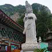 Bodhisattva‎ statue