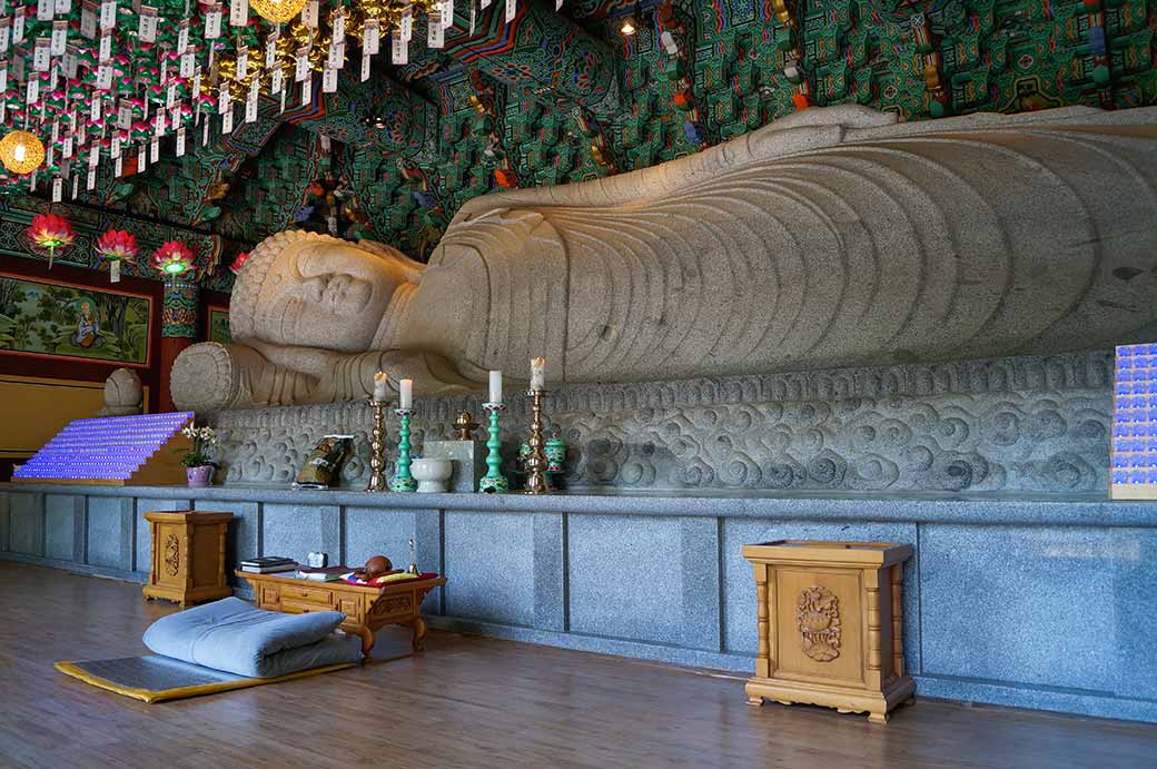 Reclining Buddha, Bomunsa