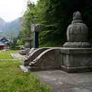 Stele, Buddhist monuments