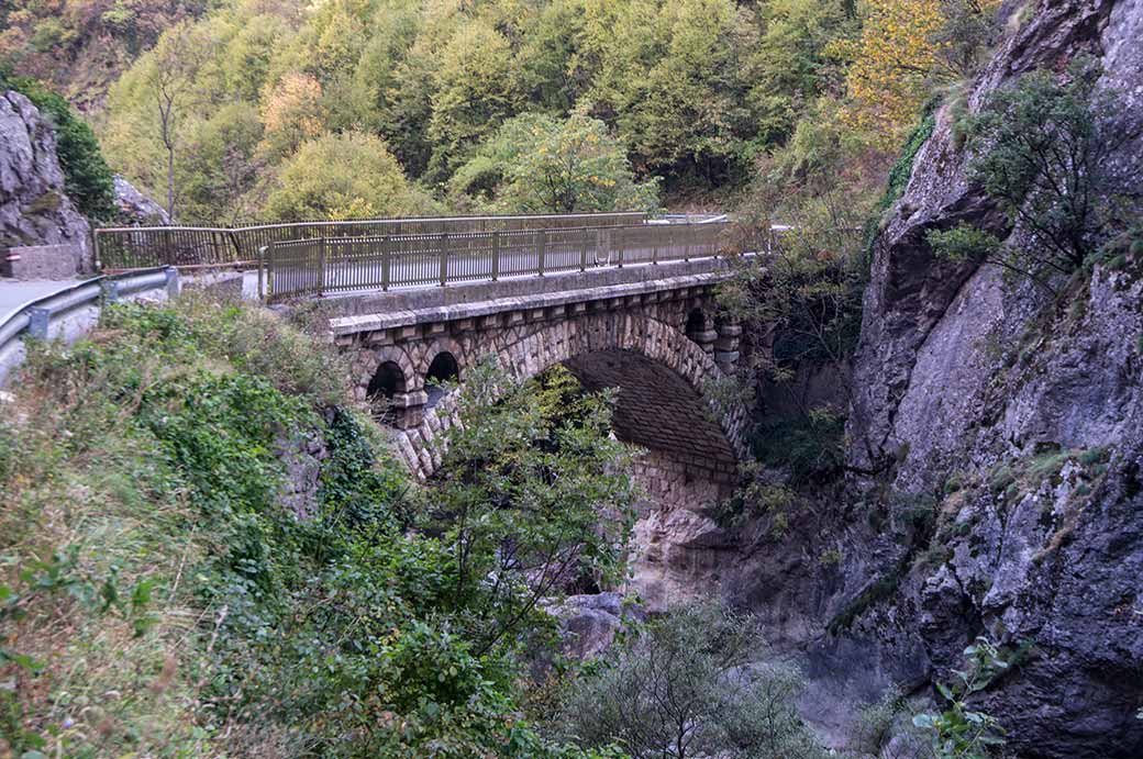 Bridge, Canyon road