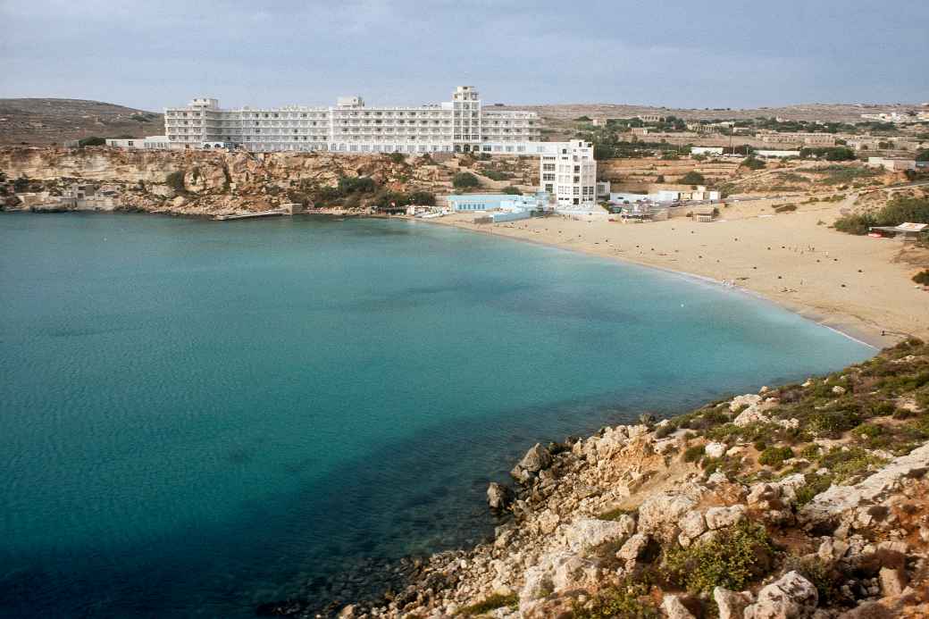 Golden Bay, Għajn Tuffieħa