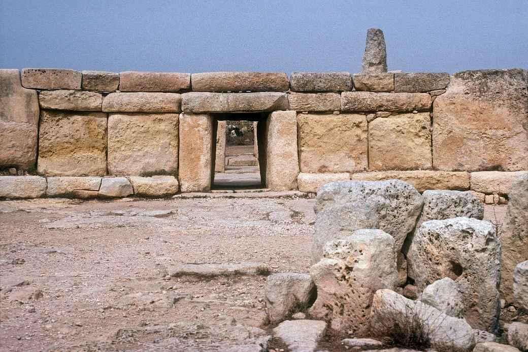Ħaġar Qim temple entrance