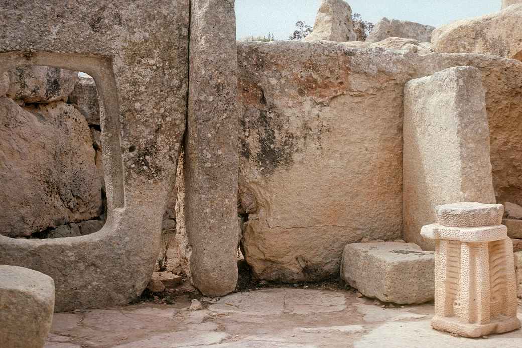 Ħaġar Qim oracle room