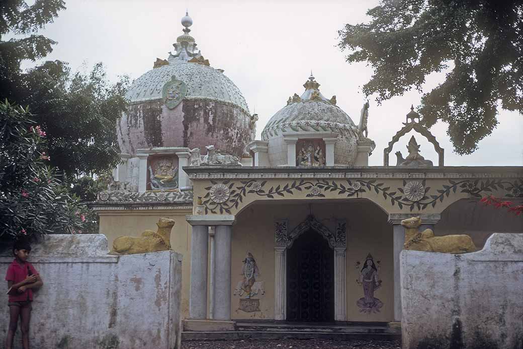 Entrance, Tamoul temple, Goodlands