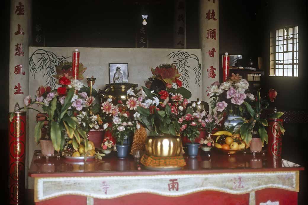 Altar, Tien Tan Pagoda