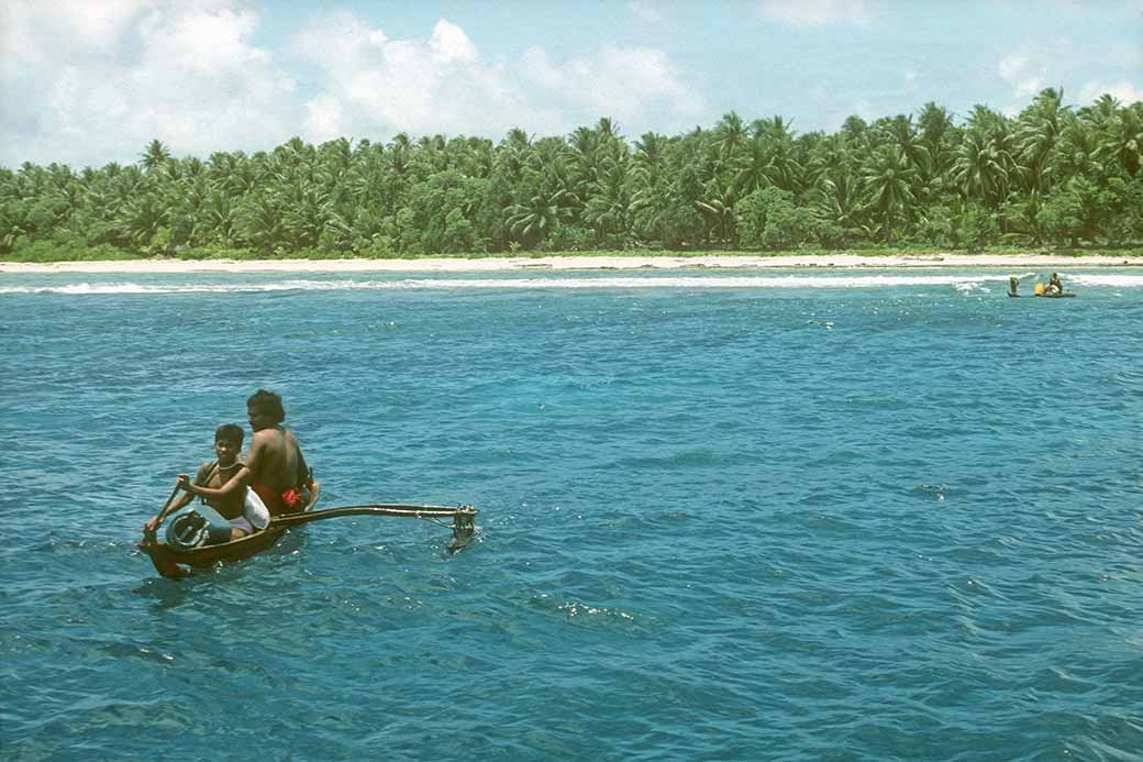 Canoe from Tamatam