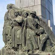 Heroes-Komsomol monument, Chișinău