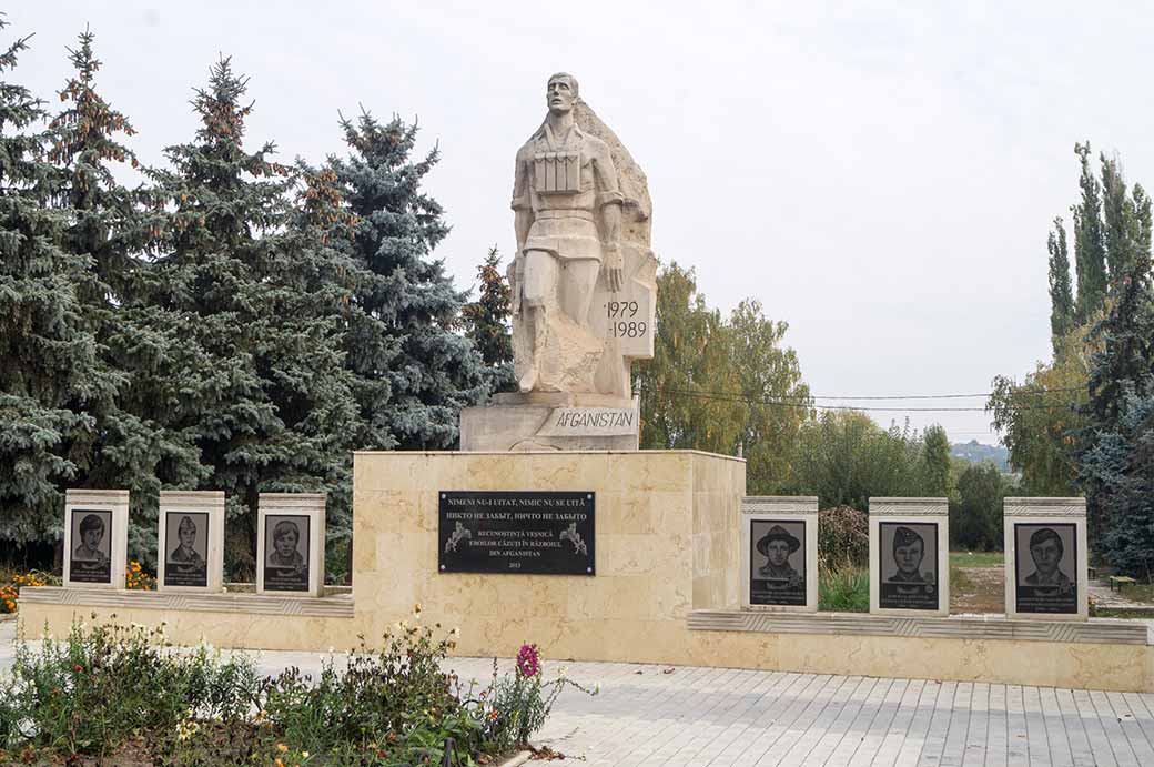 Afghanistan War memorial, Soroca