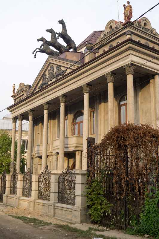 Classical façade, Soroca
