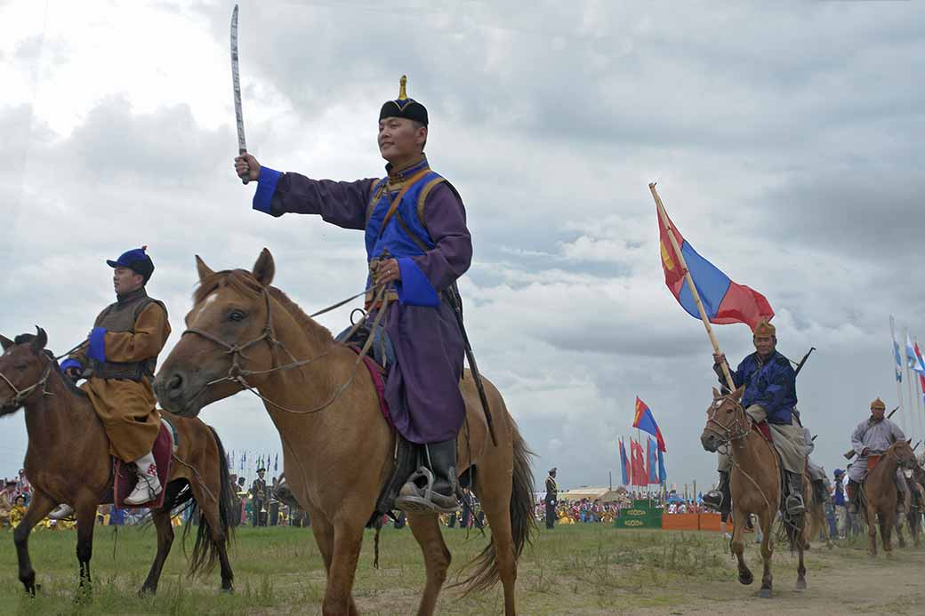 Sükhbaatar riding past
