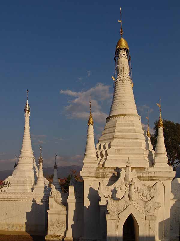 Ywa Thit stupas
