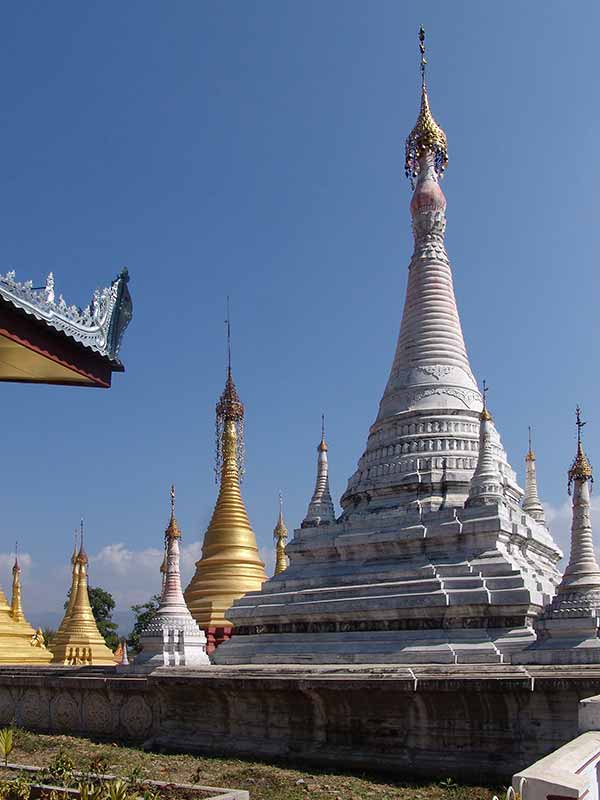 Stupas, Nyaungshwe