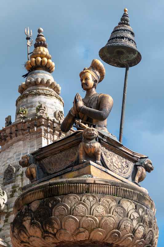 King Bhupatindra Malla statue