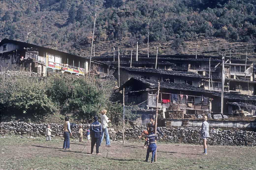 Playing volleyball, Tarke Ghyang