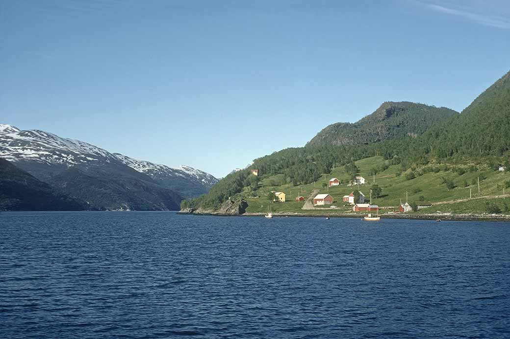 Leirfjorden, Sørfolda