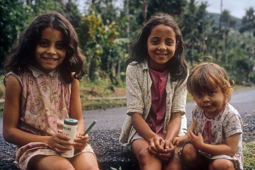 Three young girls, Bois Blanc